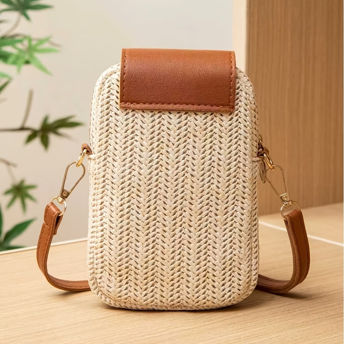 Vacation-style Straw Woven Tassel Phone Pouch  5