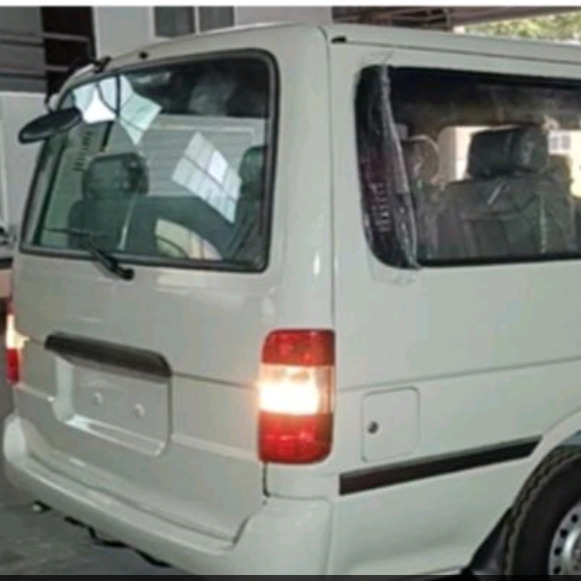 5.3m Old Hiace Electric mini bus 4